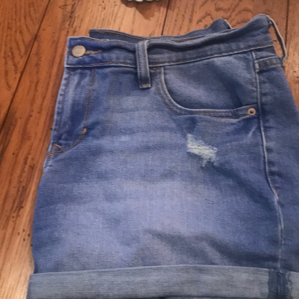 Old Navy denim shorts. Boyfriend Style.